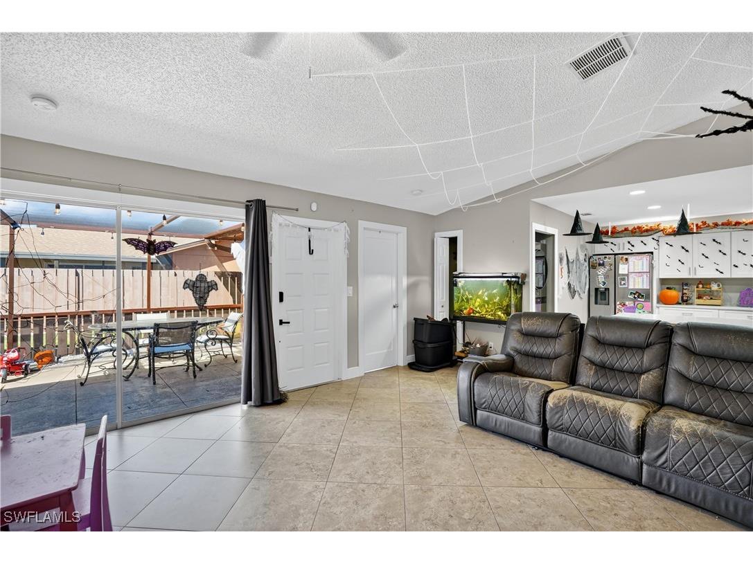 6310 Royal Woods Drive Fort Myers FL 33908 225076155 image2