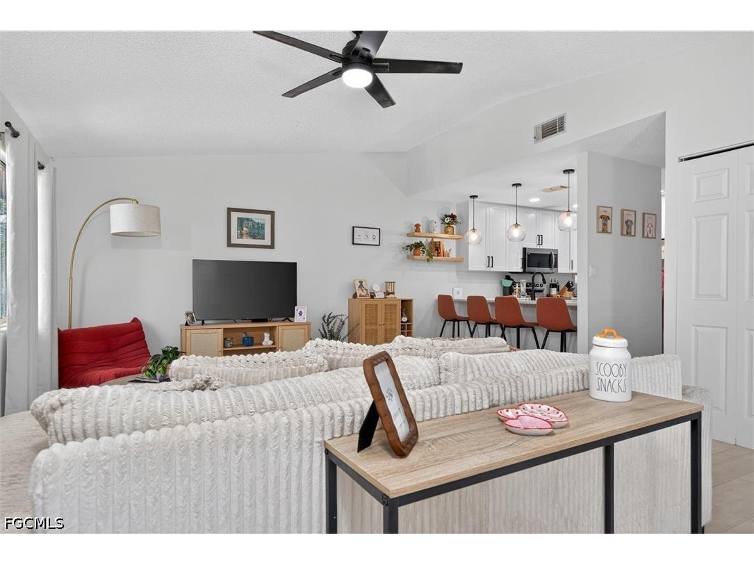 6315 Royal Woods Drive Fort Myers FL 33908 2026023719 image9