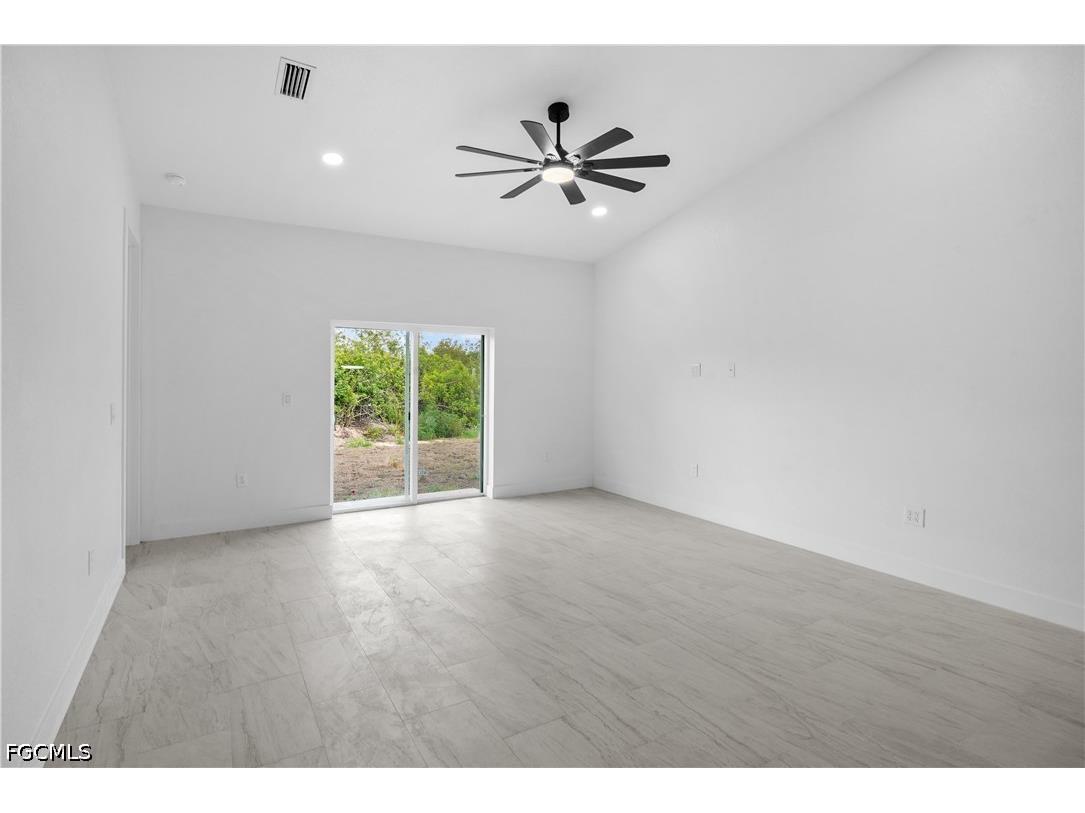 632/634 Knapp St Lehigh Acres FL 33974 2026004393 image2