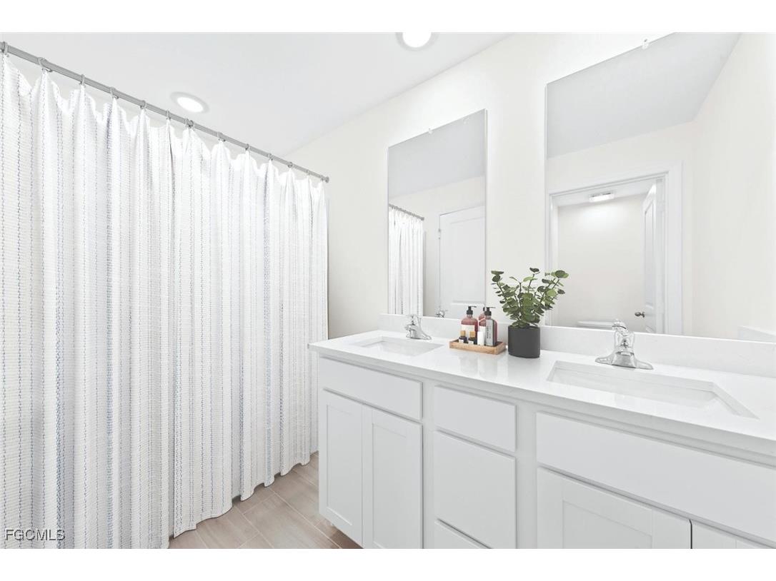 632 Hobart Avenue S Lehigh Acres FL 33974 2025019109 image6