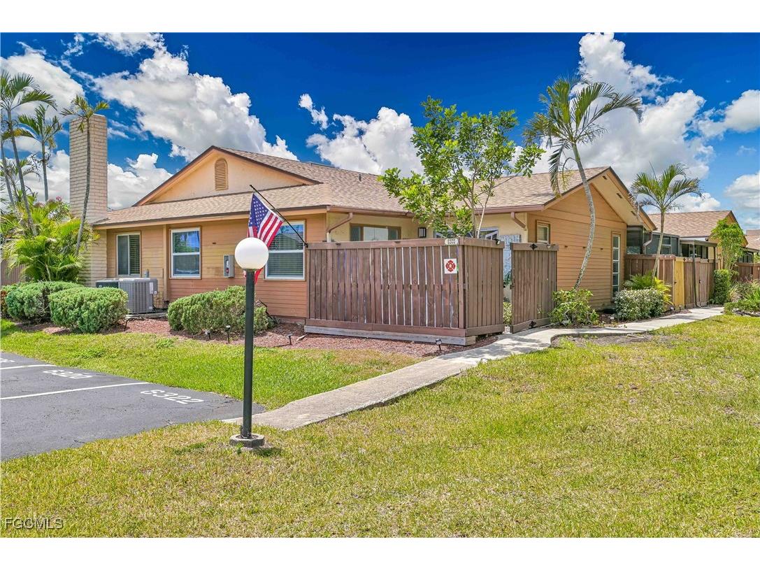 6320 Royal Woods Drive Fort Myers FL 33908 2025020881 image1
