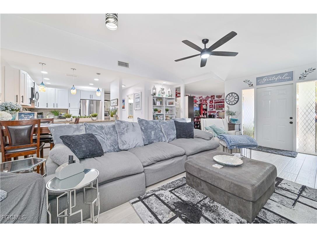 6320 Royal Woods Drive Fort Myers FL 33908 2025020881 image13