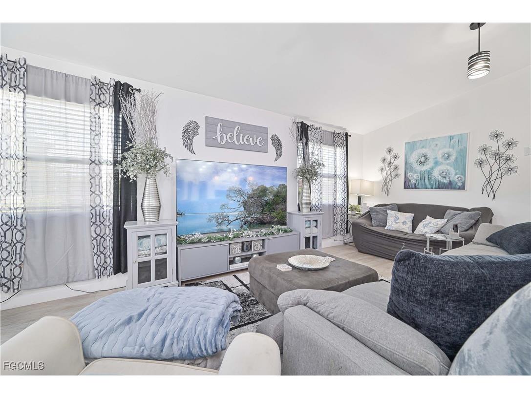 6320 Royal Woods Drive Fort Myers FL 33908 2025020881 image14