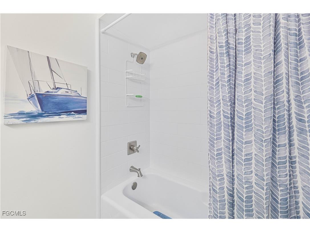 6320 Royal Woods Drive Fort Myers FL 33908 2025020881 image16