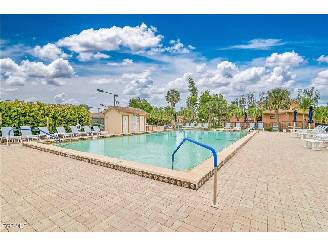 6320 Royal Woods Drive Fort Myers FL 33908 2025020881 image20