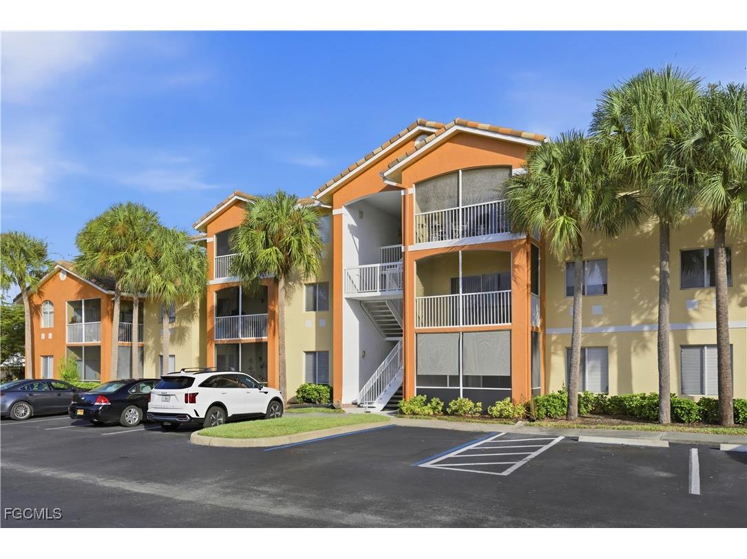 6321 Aragon Way #305 Fort Myers FL 33966 2025016899 image1