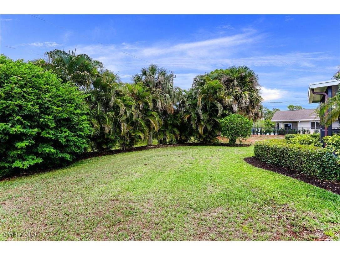 633 91st Avenue N Naples FL 34108 225069783 image25