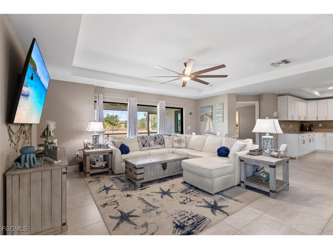 633 Carrillon Avenue S Lehigh Acres FL 33974 2026004518 image8