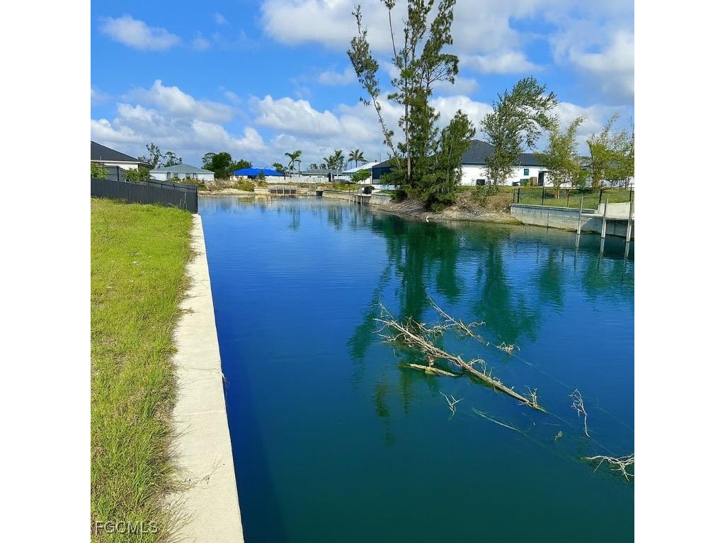 633 SW 13th Street Cape Coral FL 33991 2025006504 image1