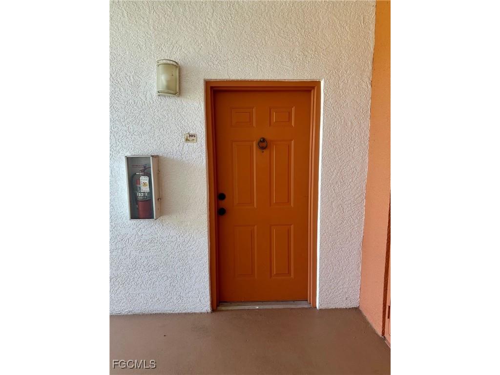 6330 Aragon Way #205 Fort Myers FL 33966 2025013618 image1