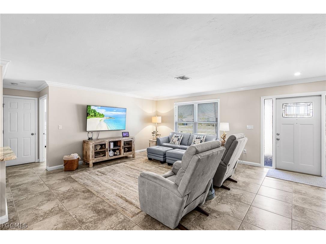 6331 Plumosa Avenue Fort Myers FL 33908 2026013934 image5