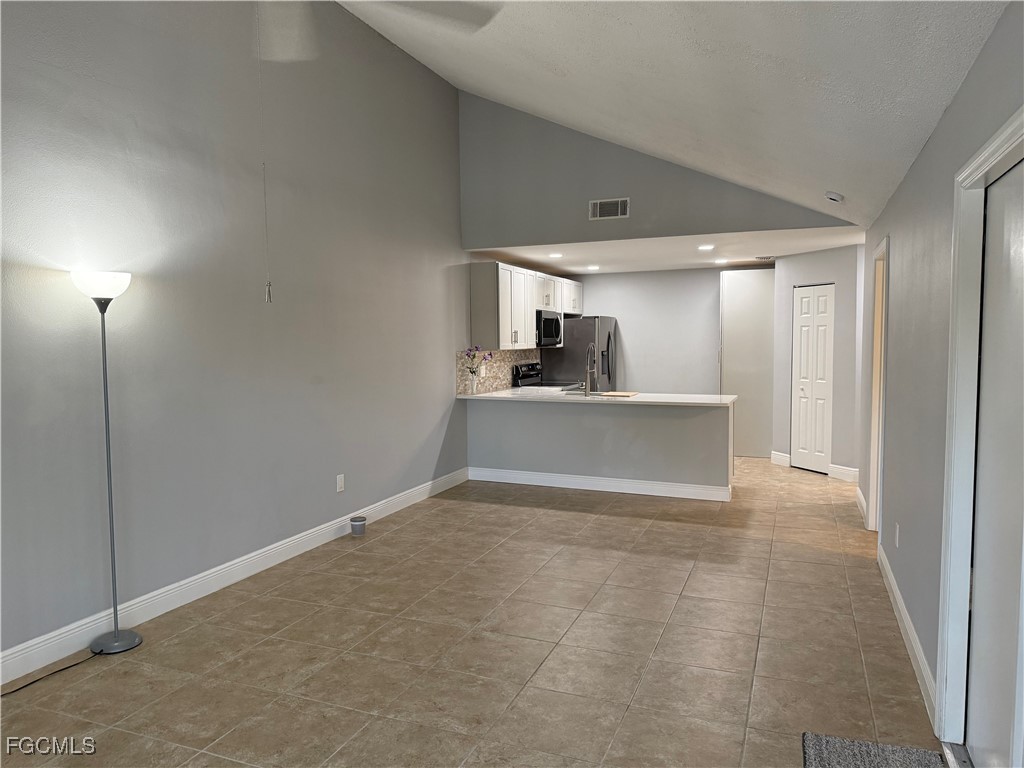 6331 Royal Woods Drive Fort Myers FL 33908 2025000059 image2