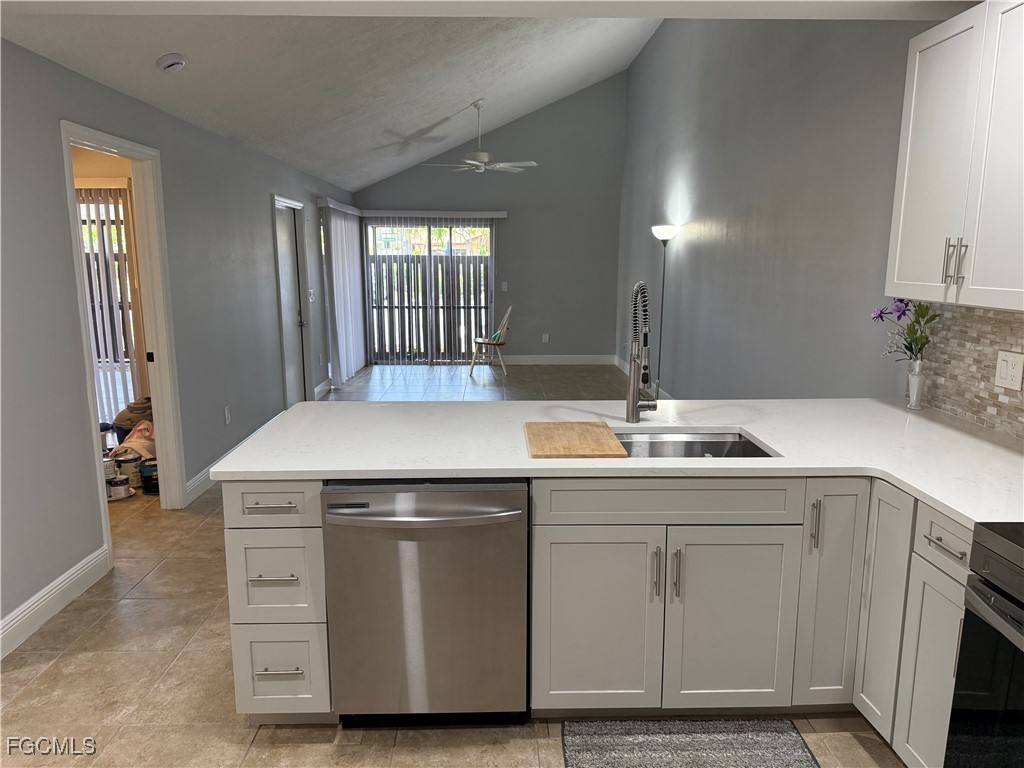 6331 Royal Woods Drive Fort Myers FL 33908 2025000059 image4