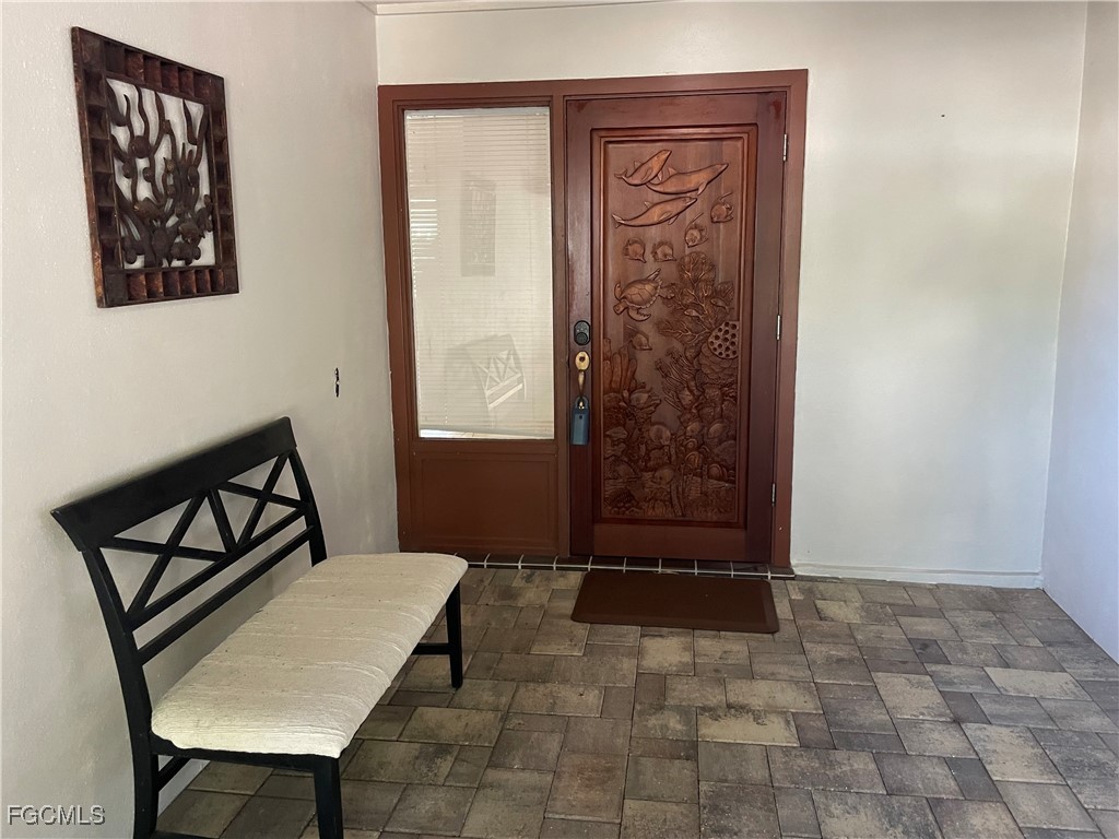 6335 Hofstra Court W Fort Myers FL 33919 2025014005 image1