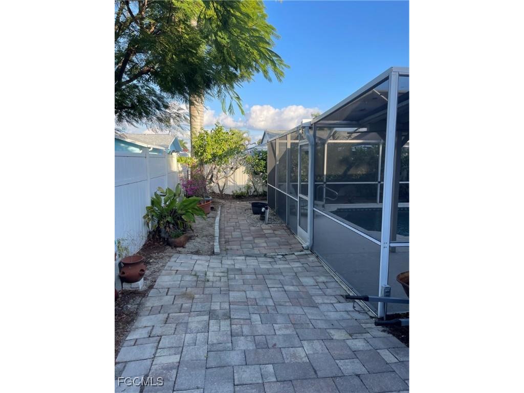 6335 Hofstra Court W Fort Myers FL 33919 2025014005 image16