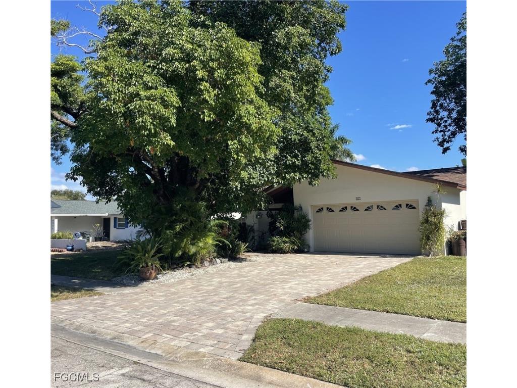 6335 Hofstra Court W Fort Myers FL 33919 2025014005 image4