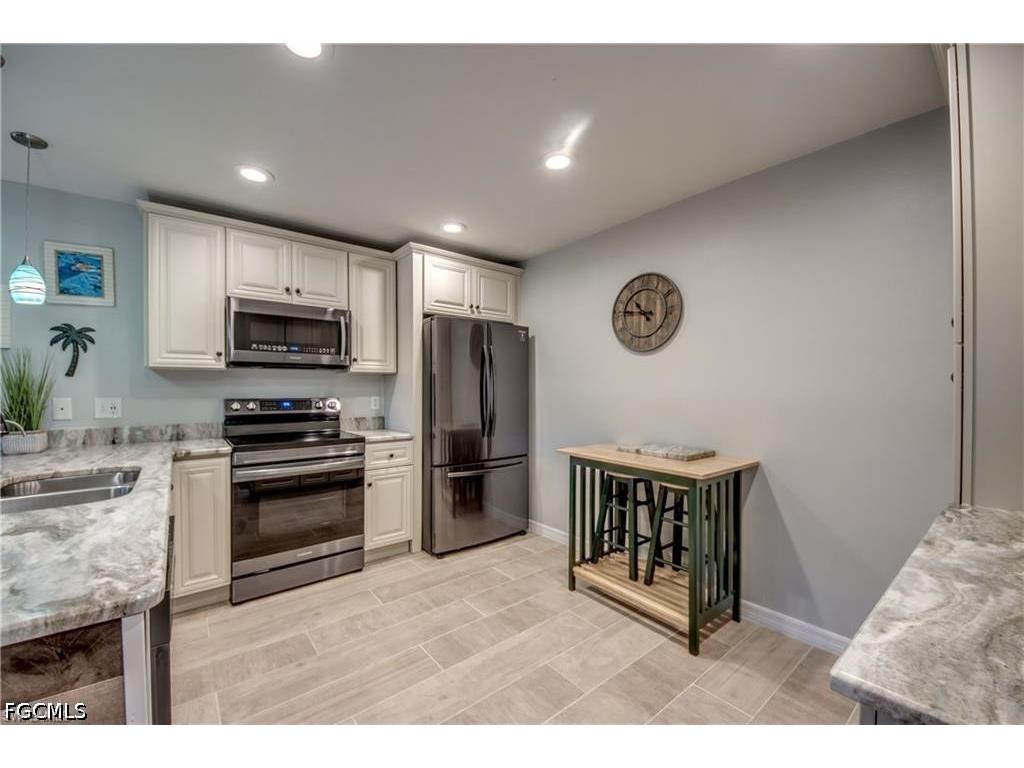 6337 Royal Woods Drive Fort Myers FL 33908 2026021331 image1