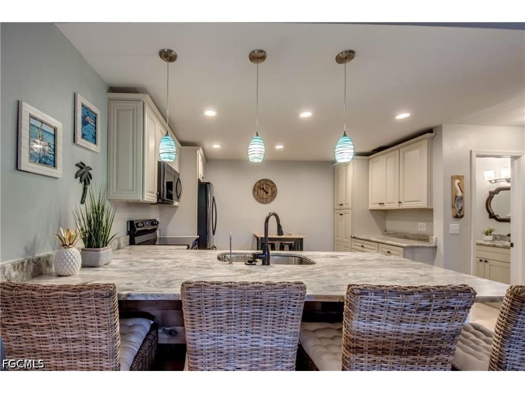 6337 Royal Woods Drive Fort Myers FL 33908 2026021331 image3
