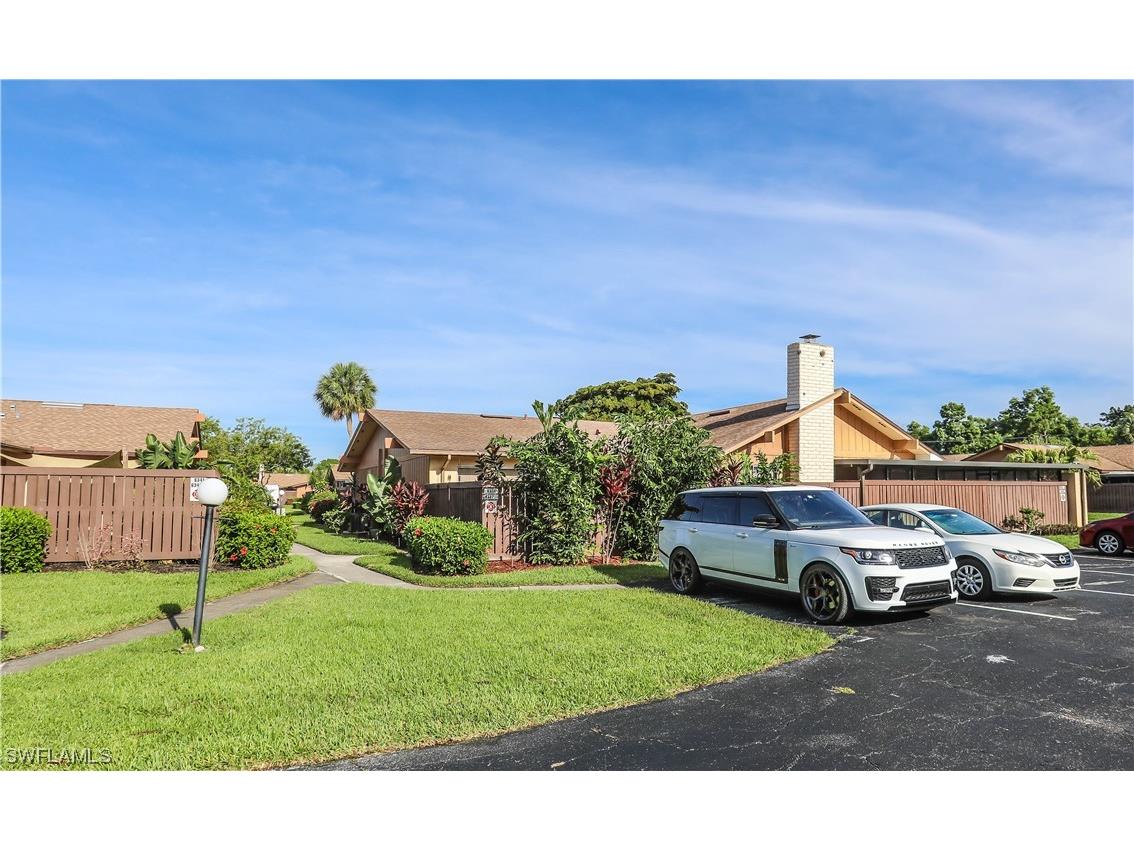 6337 Royal Woods Drive Fort Myers FL 33908 223046734 image1