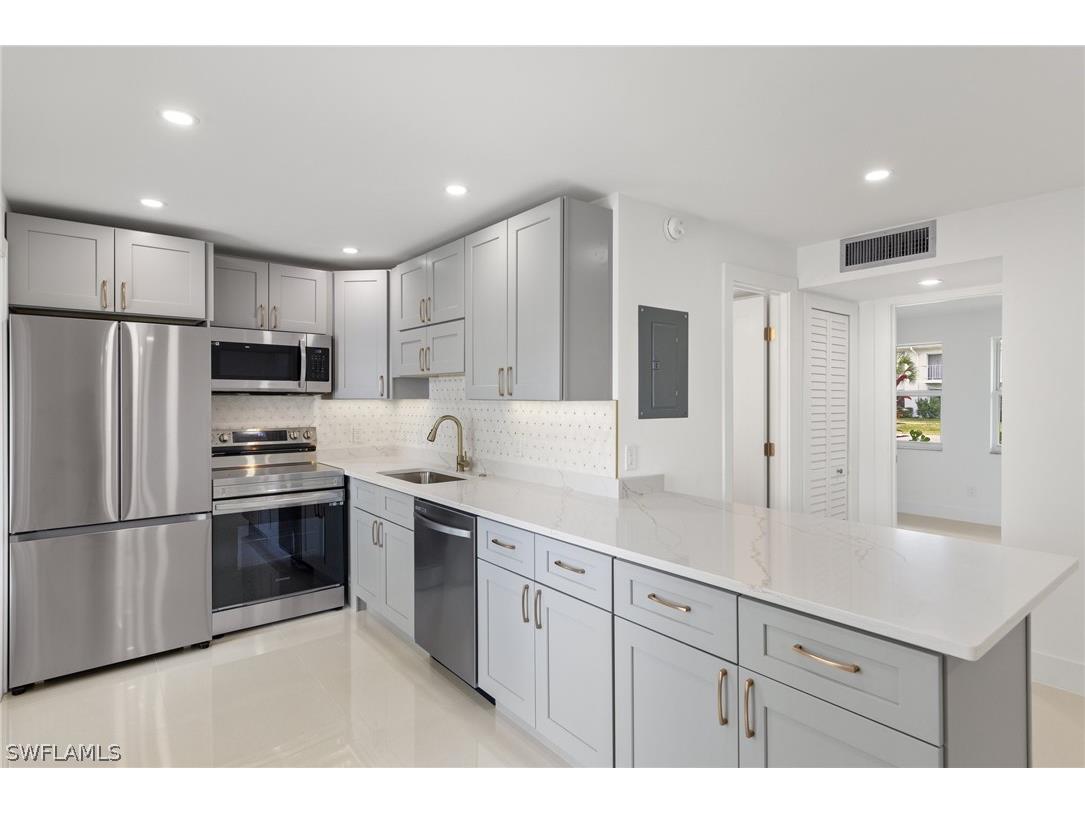 635 12th Avenue S #635 Naples FL 34102 224031099 image2