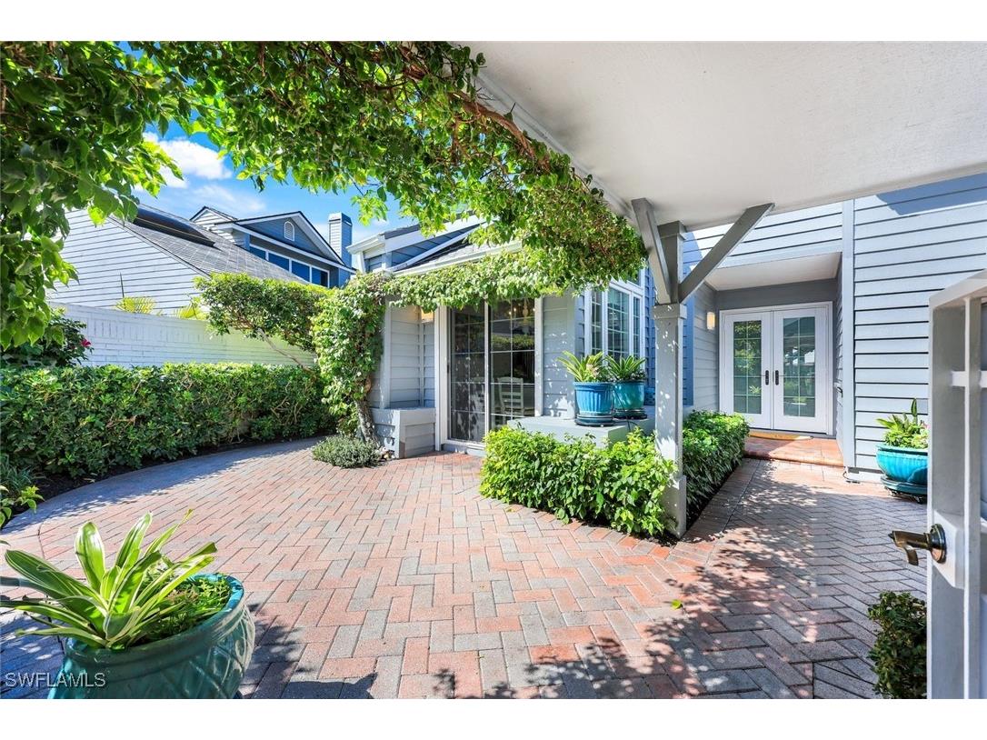 635 Bridgeway Lane Naples FL 34108 225075666 image4