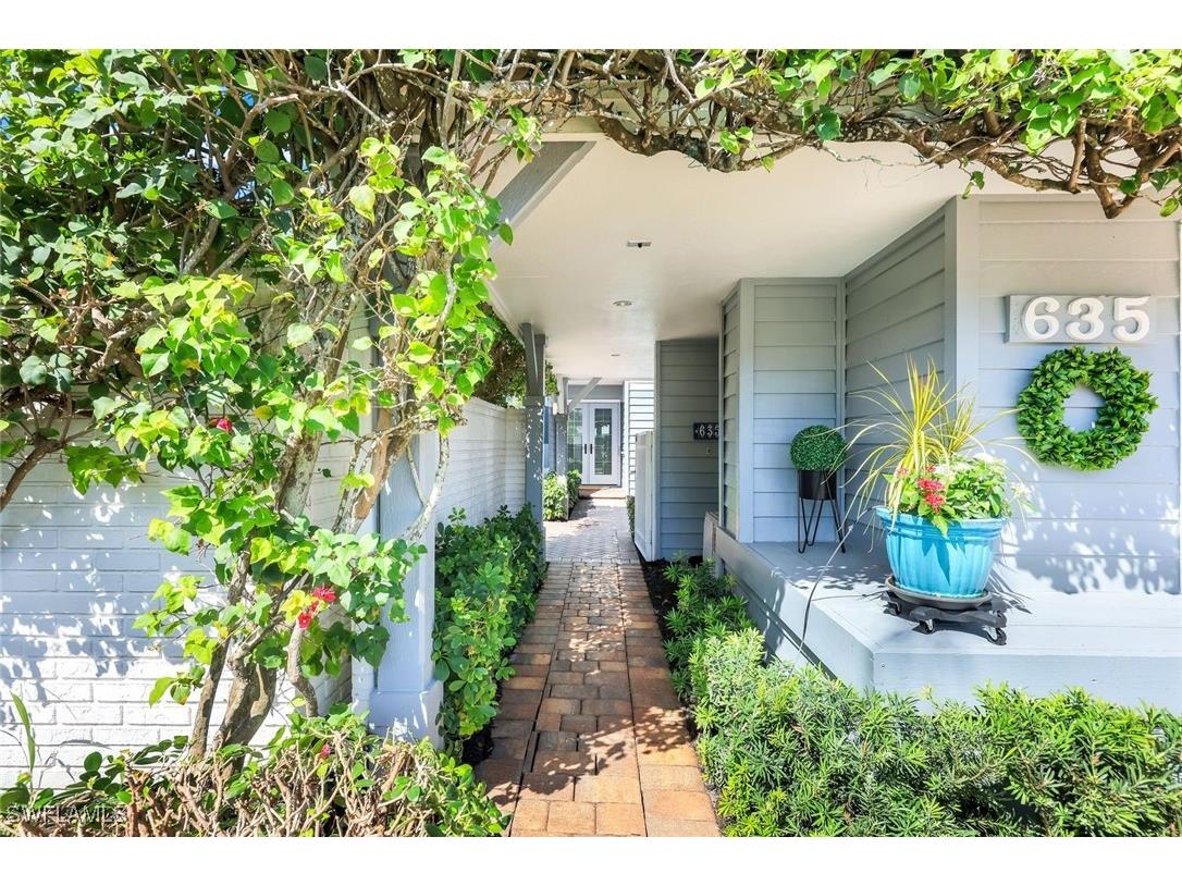 635 Bridgeway Lane Naples FL 34108 225075666 image6