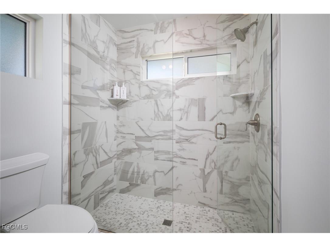 635 Fountainhead Lane Naples FL 34103 2025025260 image17