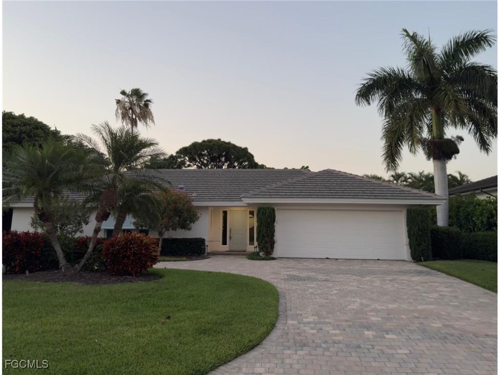 635 Fountainhead Lane Naples FL 34103 2025025260 image28