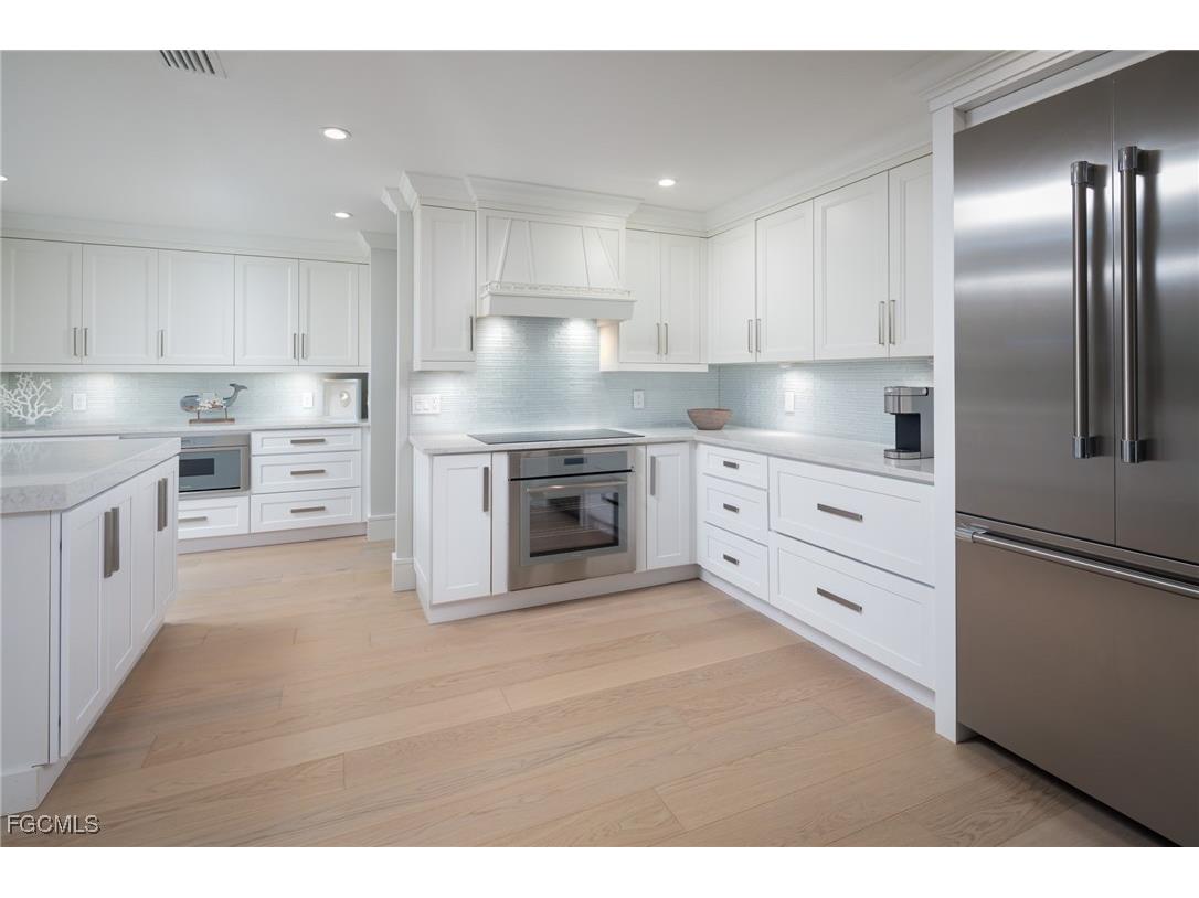 635 Fountainhead Lane Naples FL 34103 2025025260 image6