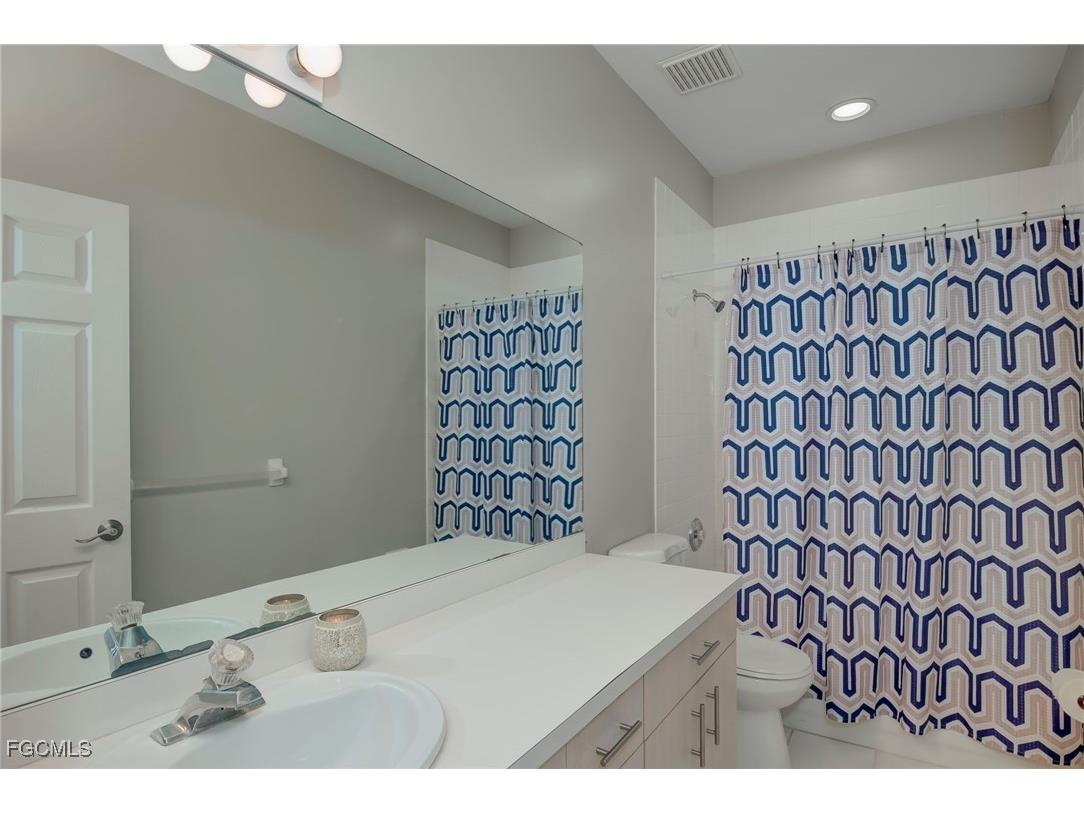 635 Mardel Court #204 Naples FL 34104 2025014664 image19