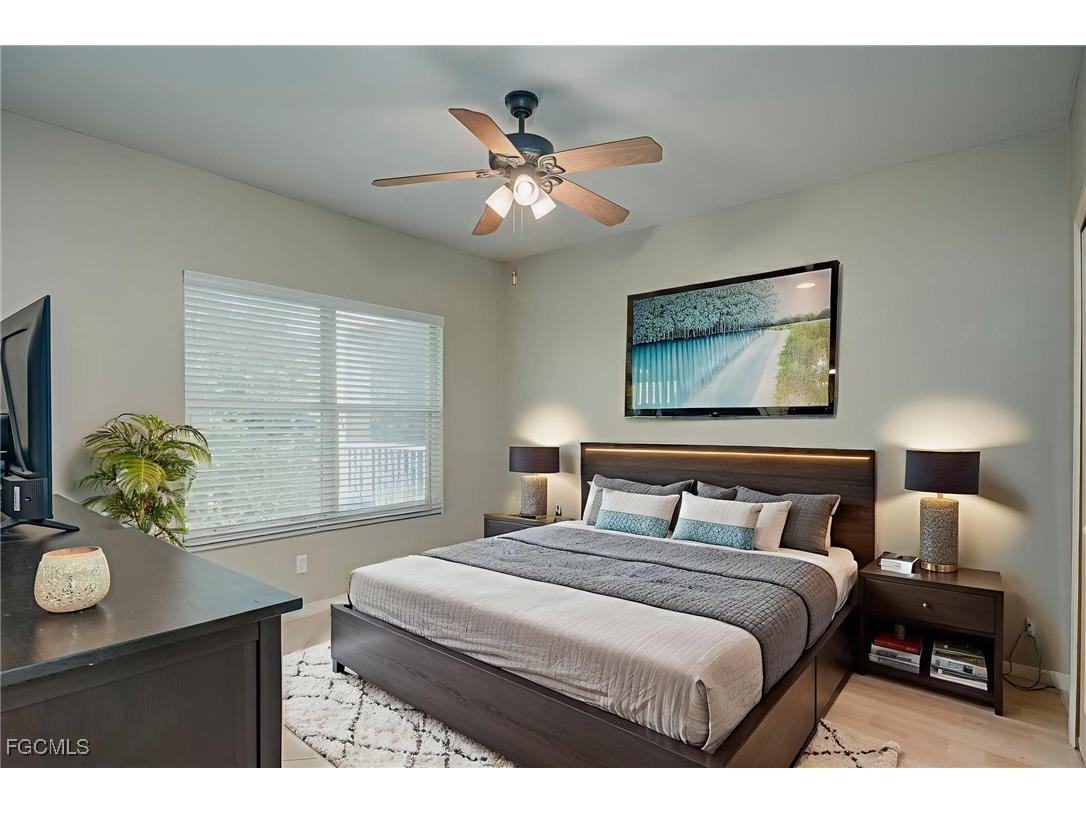 635 Mardel Court #204 Naples FL 34104 2025014664 image20