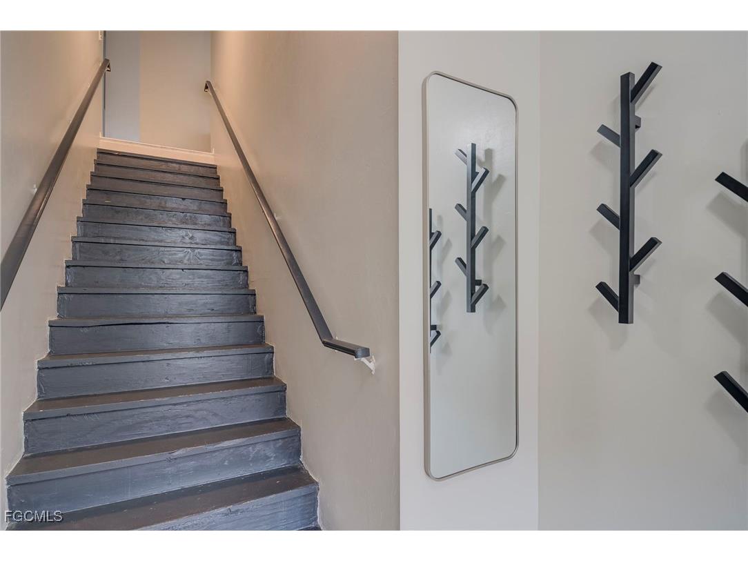 635 Mardel Court #204 Naples FL 34104 2025014664 image26