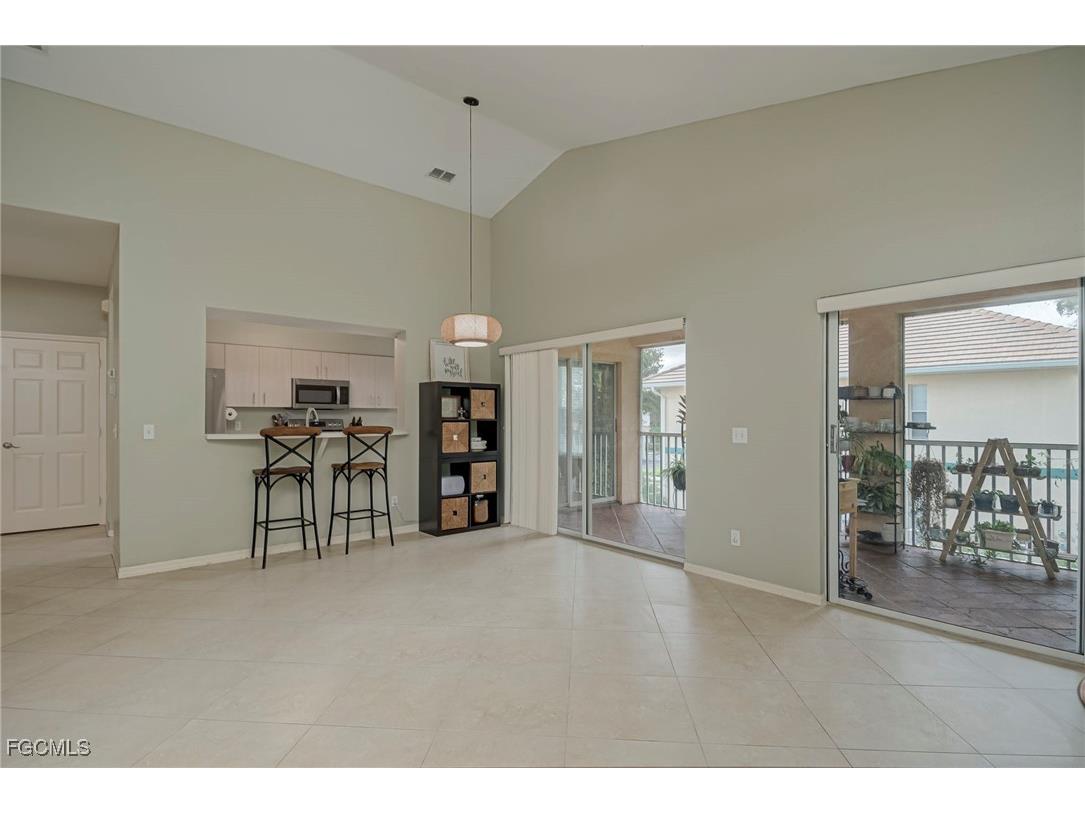 635 Mardel Court #204 Naples FL 34104 2025014664 image7