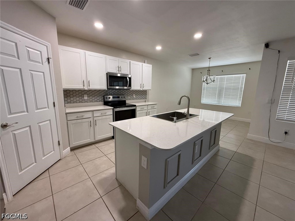 635 NE 6th Place Cape Coral FL 33909 2026023353 image4