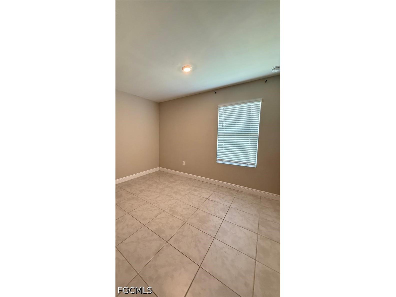 635 NE 6th Place Cape Coral FL 33909 2026023353 image7