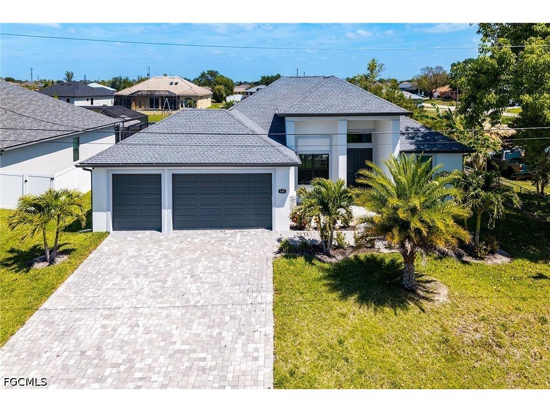 635 NE 7th Terrace Cape Coral FL 33909 2026017263 image1