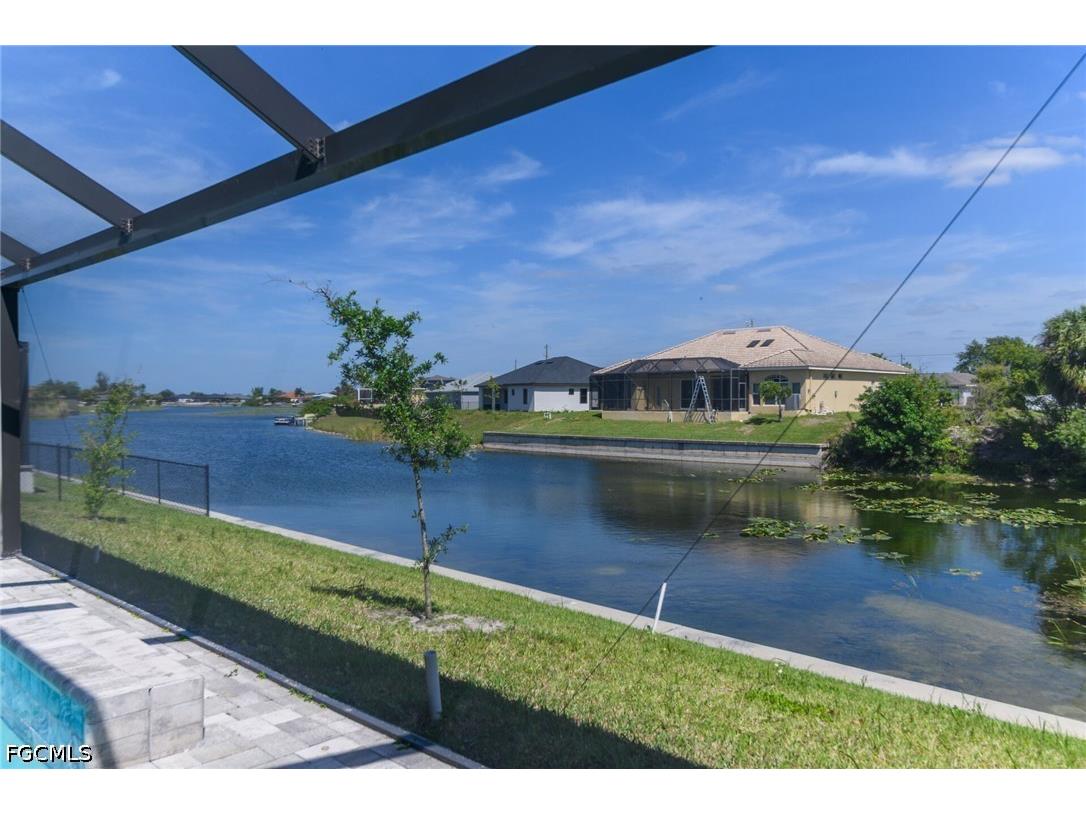 635 NE 7th Terrace Cape Coral FL 33909 2026017263 image3
