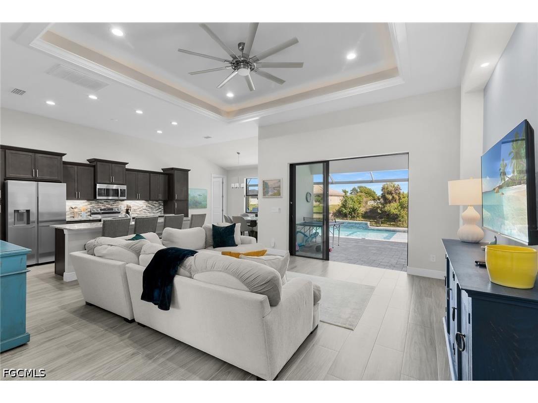 635 NE 7th Terrace Cape Coral FL 33909 2026017263 image6