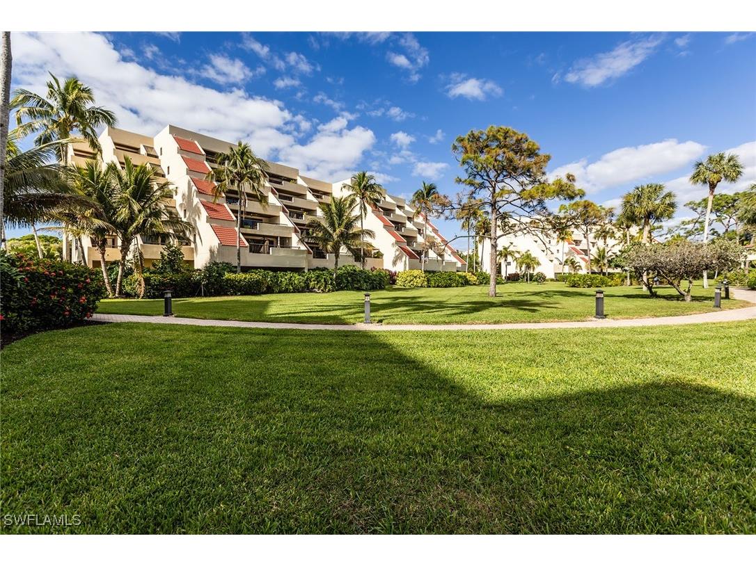 6350 Pelican Bay Boulevard #B-105 Naples FL 34108 225077728 image25
