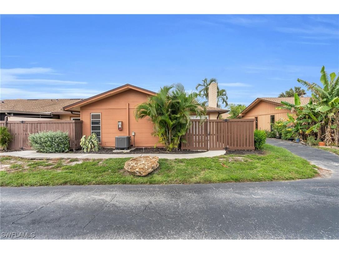 6356 Royal Woods Drive Fort Myers FL 33908 223076974 image1