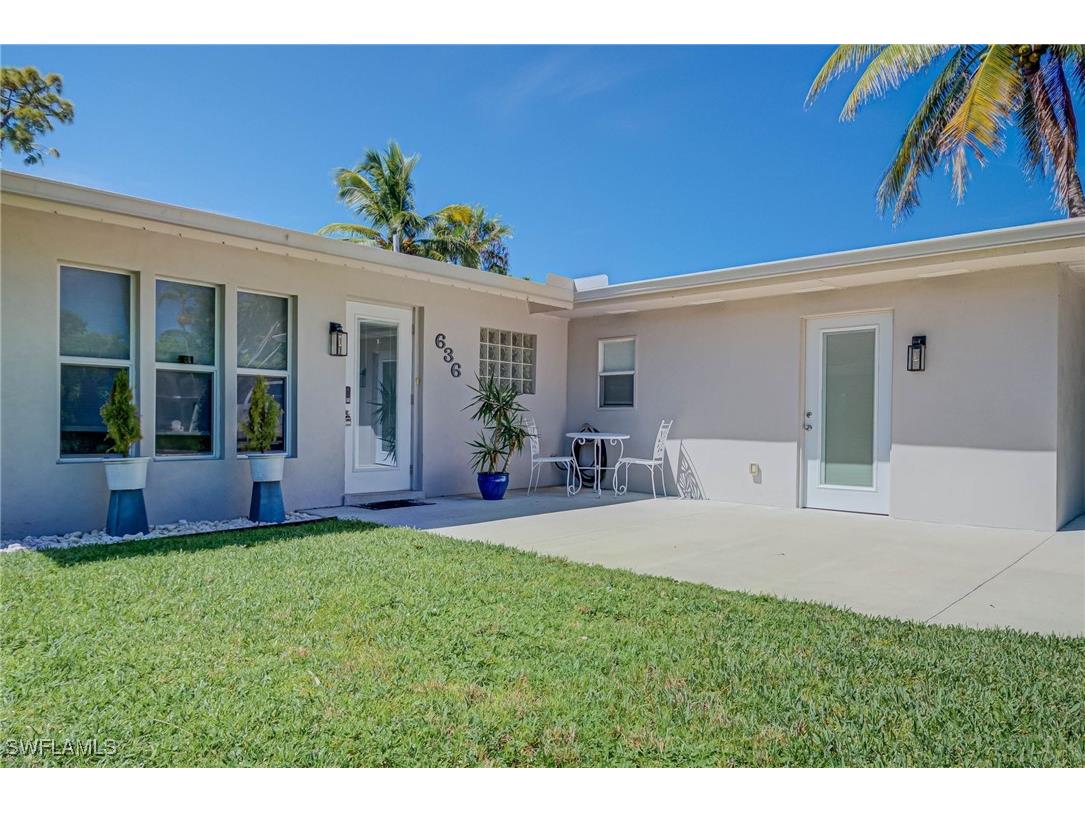 636 106th Avenue N Naples FL 34108 225068656 image1