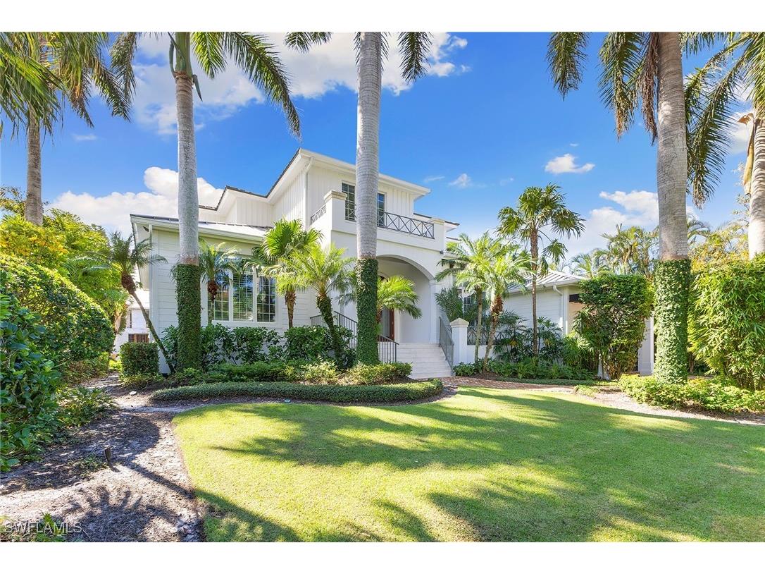 636 14th Avenue S Naples FL 34102 224085873 image1