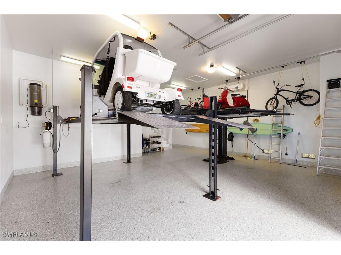 636 14th Avenue S Naples FL 34102 224085873 image4