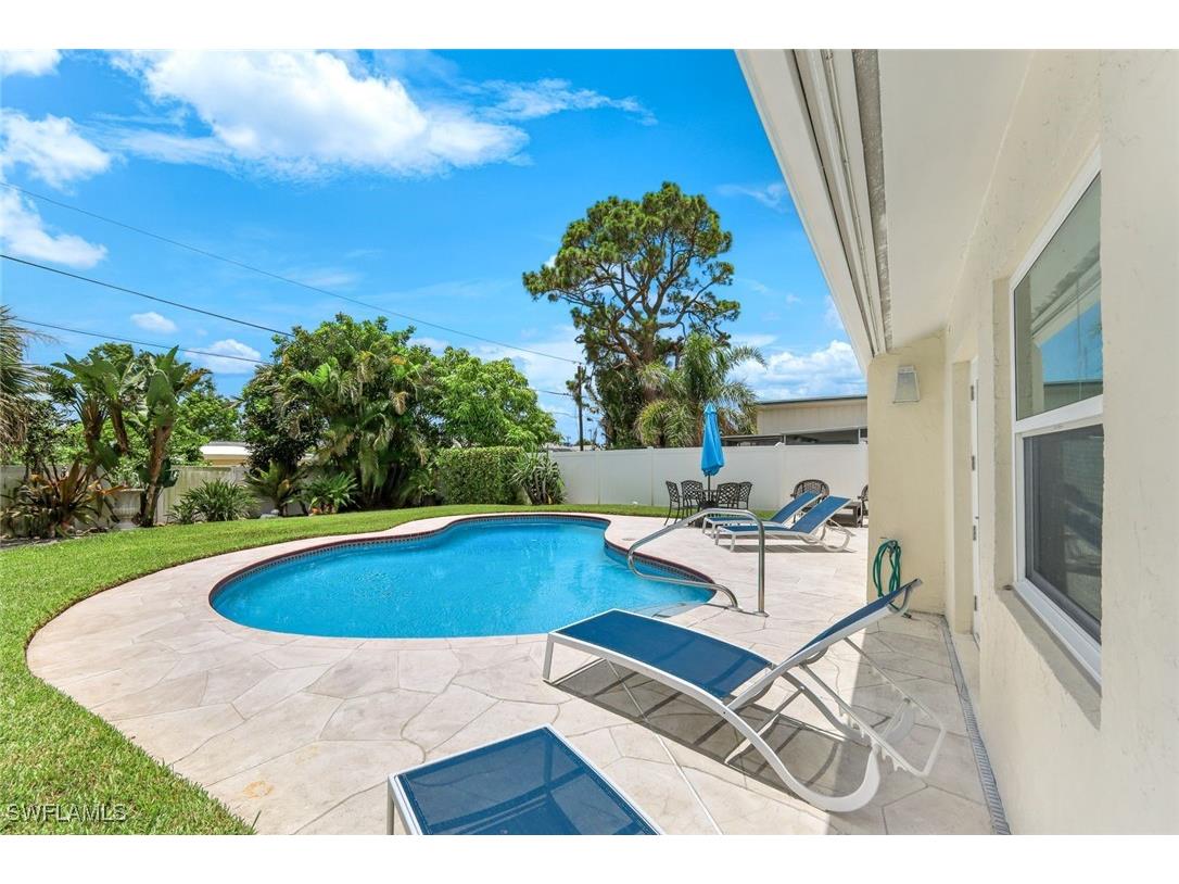 636 98th Avenue N Naples FL 34108 225054987 image17