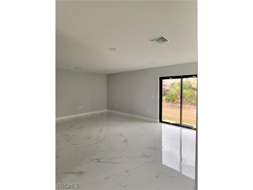 636 Eisenhower Boulevard Lehigh Acres FL 33974 2026007802 image3