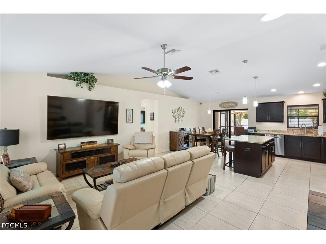 636 SE 11th Avenue Cape Coral FL 33990 2026024682 image18