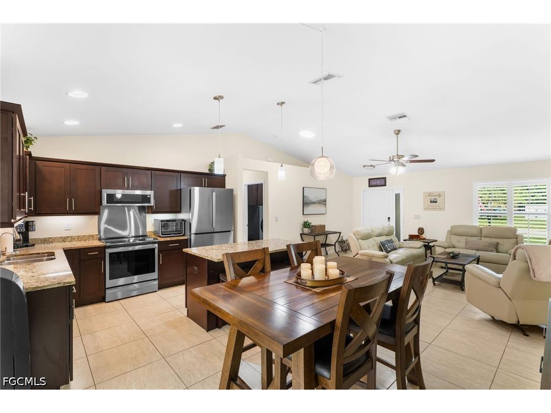 636 SE 11th Avenue Cape Coral FL 33990 2026024682 image21