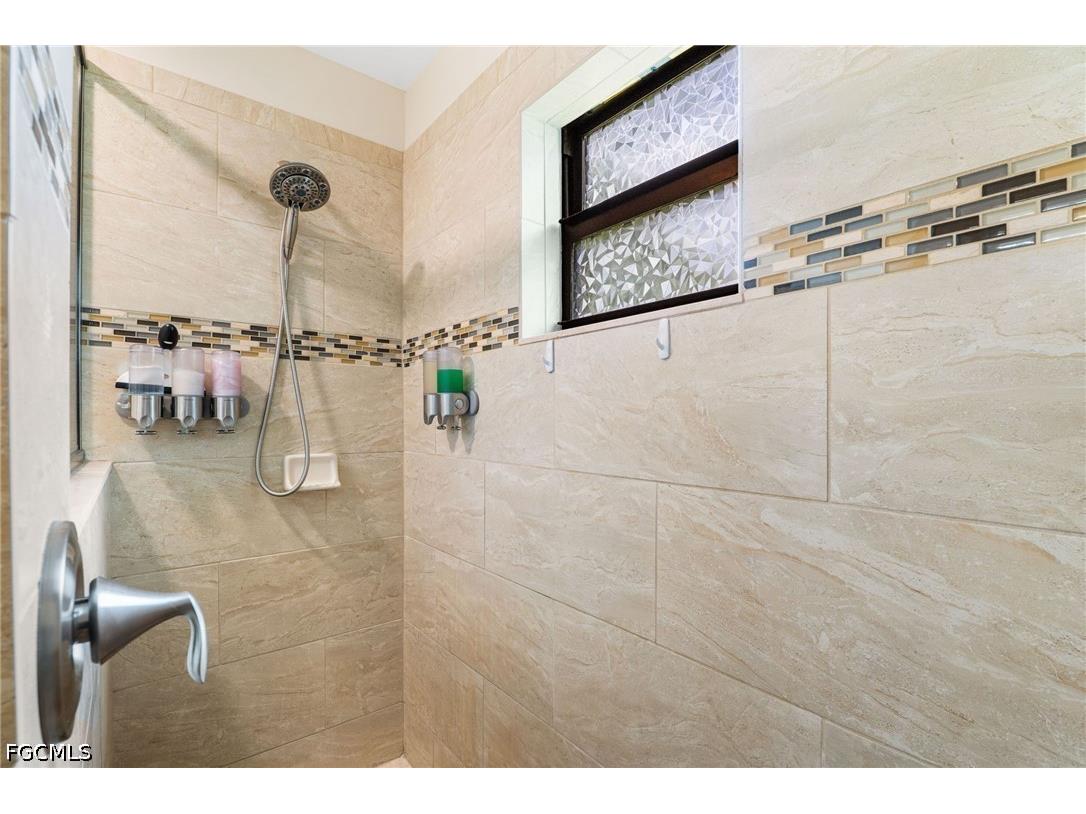 636 SE 11th Avenue Cape Coral FL 33990 2026024682 image30