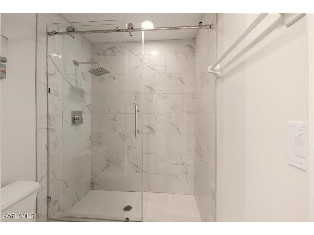 636 Windsor Square #102 Naples FL 34104 225078341 image13