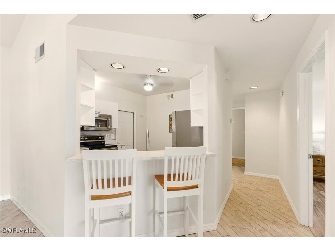 636 Windsor Square #102 Naples FL 34104 225078341 image6